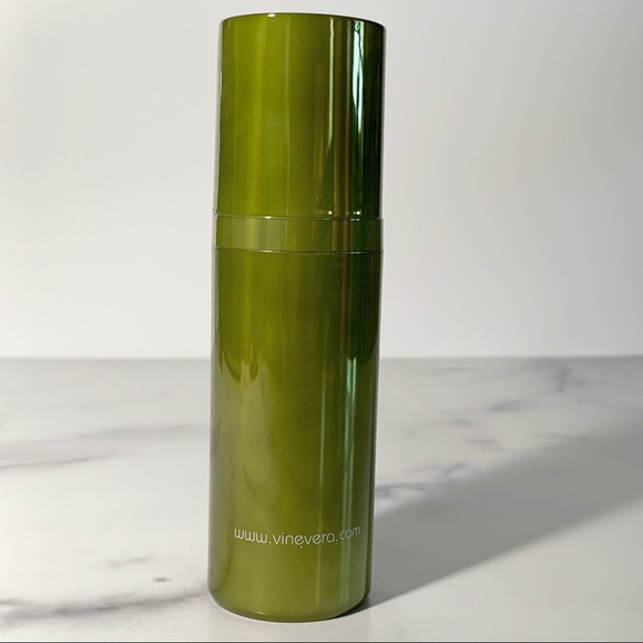 Vine Vera Moscato Sensitive Skin Eye Serum - Picture 3 of 4